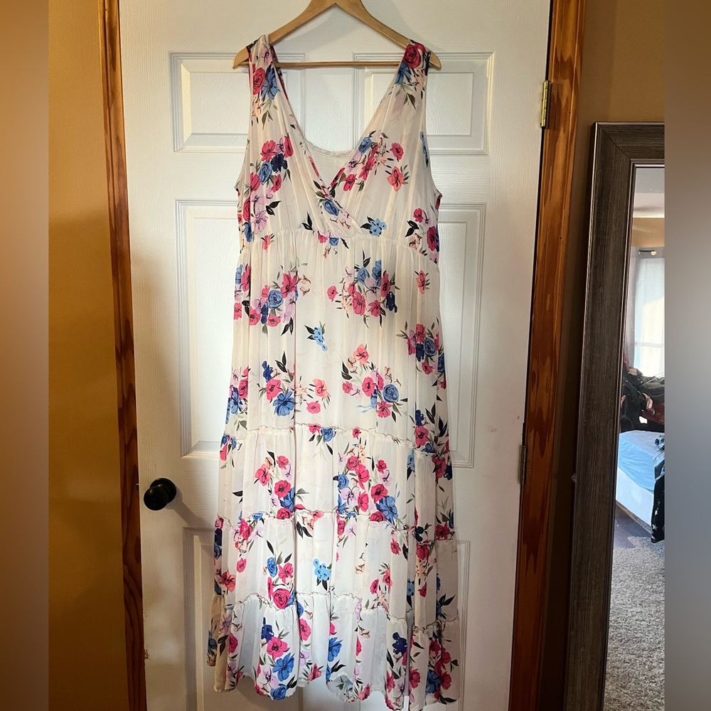 Torrid size 4 maxi dress